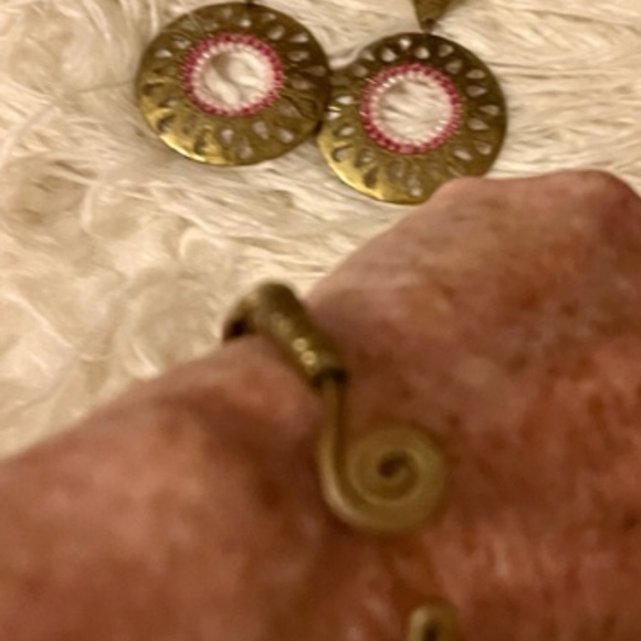 Brass Tone Bracelet and Earring Set - Picture 4 of 5